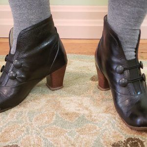 John Fluevog Operettas Giulia Heeled Booties (7.5)